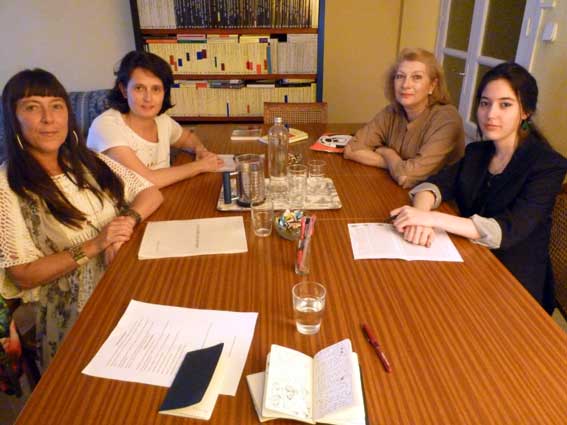 Maricruz Manzanares, Sara Estirado, Susana Martínez Puentes, Ester Penas. Escritores del grupo literario capitaneado por Javier Puebla.
