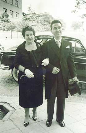 Francisco Puebla González-Briz, y su madre, mi muy querida abuela Maxi, que hizo saltar la banca en la ruleta de Figueira da Foz , dos veces, siempre jugando al cero, entre otras hazañas.