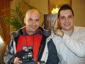 Los entusiastas Mikel, cámara, y Diego, entrevistador,  de Canal Euskadi